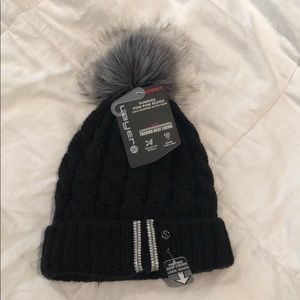 LAYER8 women’s pompom beanie